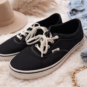 Vans Doheny Black & White Canvas Sneakers Size 9 Women Classic Lace Up